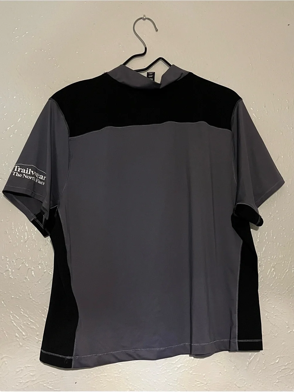 The North Face Gray & Black Short-Sleeve Performance Tee